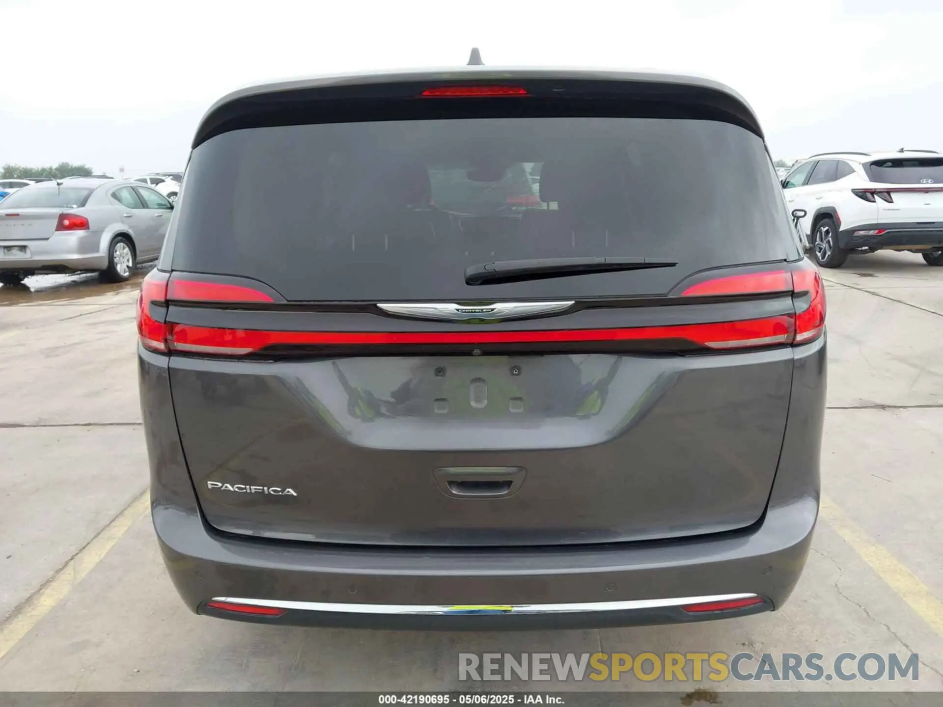 16 Photograph of a damaged car 2C4RC1BG3MR574439 CHRYSLER PACIFICA 2021