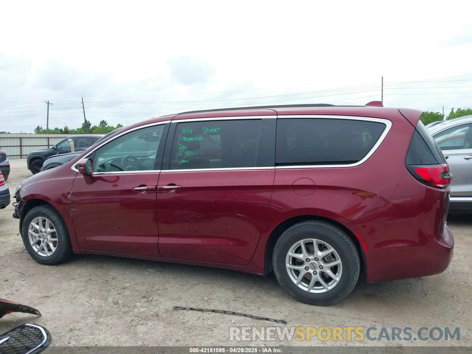 15 Photograph of a damaged car 2C4RC1BG3MR575154 CHRYSLER PACIFICA 2021