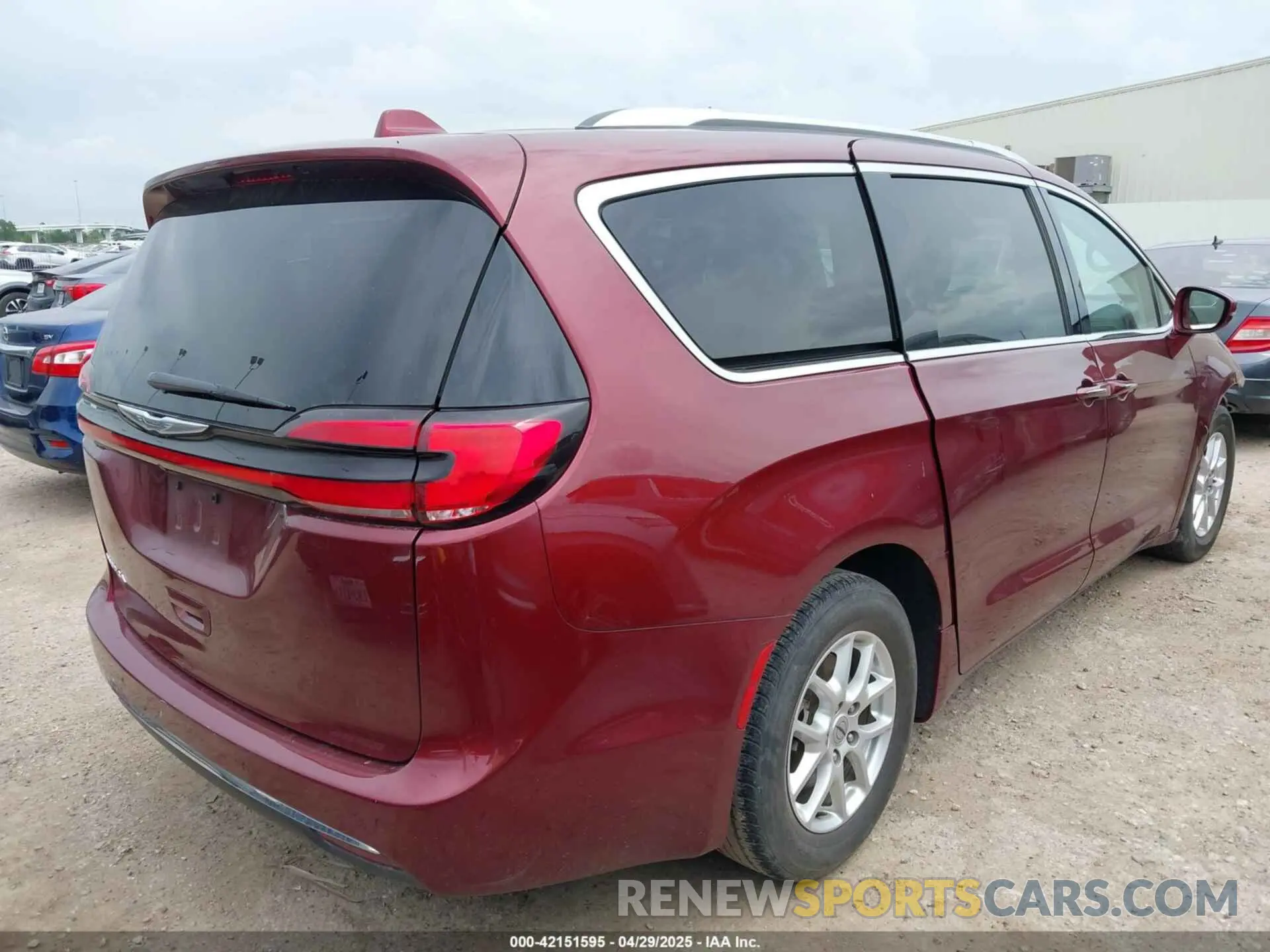 4 Photograph of a damaged car 2C4RC1BG3MR575154 CHRYSLER PACIFICA 2021