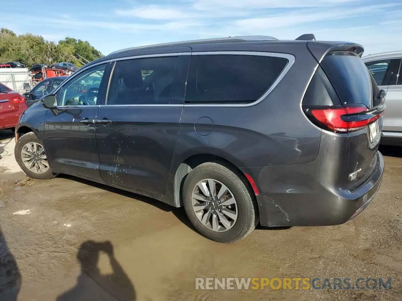 2 Photograph of a damaged car 2C4RC1BG4MR512242 CHRYSLER PACIFICA 2021