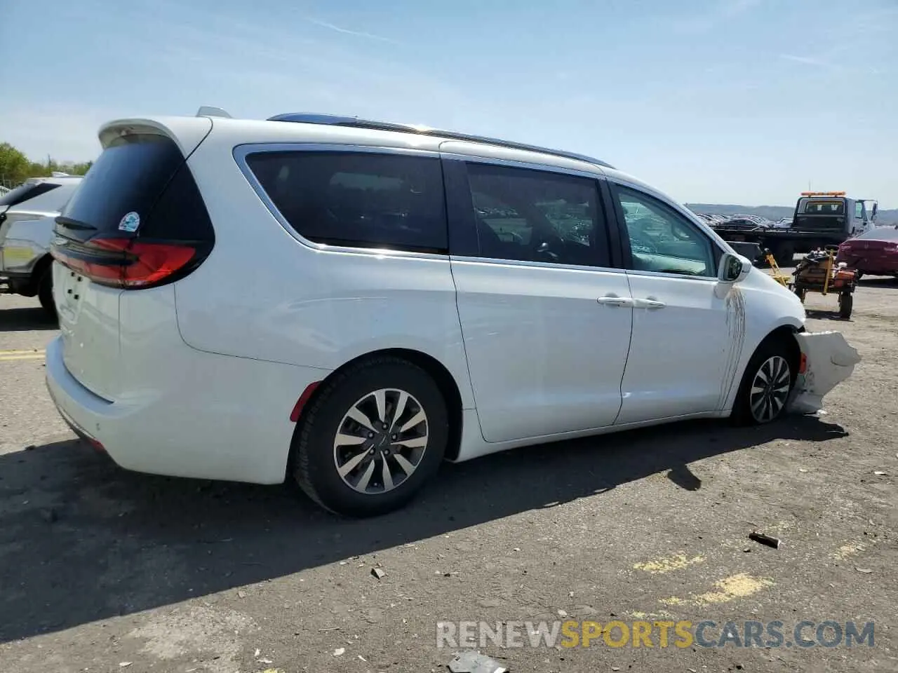 3 Photograph of a damaged car 2C4RC1BG4MR515657 CHRYSLER PACIFICA 2021