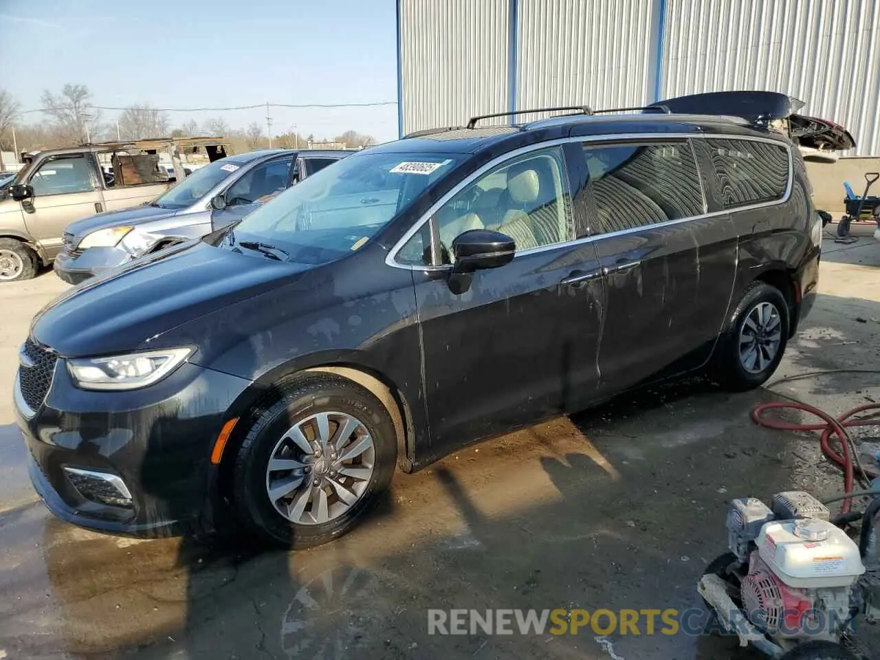 1 Photograph of a damaged car 2C4RC1BG5MR531365 CHRYSLER PACIFICA 2021