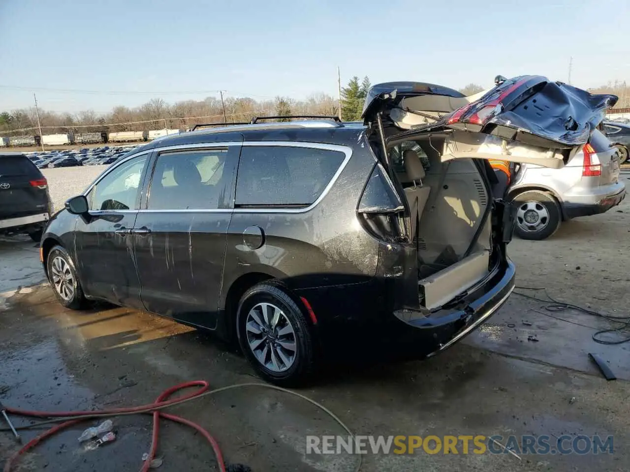 2 Photograph of a damaged car 2C4RC1BG5MR531365 CHRYSLER PACIFICA 2021