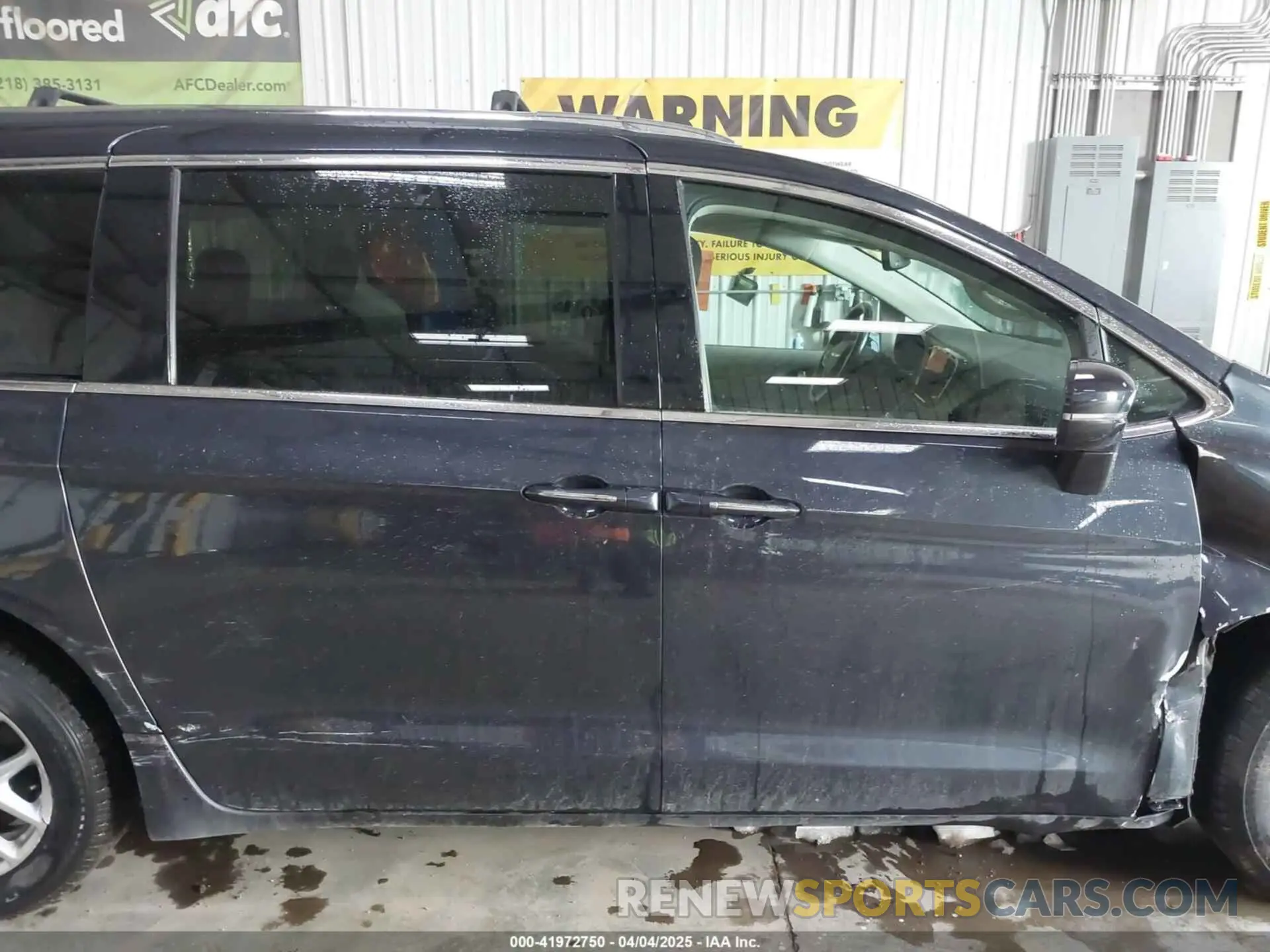 13 Photograph of a damaged car 2C4RC1BG5MR588987 CHRYSLER PACIFICA 2021