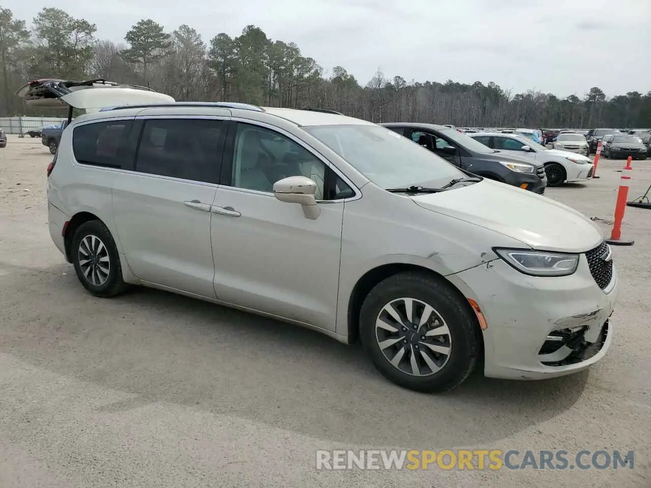 4 Photograph of a damaged car 2C4RC1BG7MR515748 CHRYSLER PACIFICA 2021