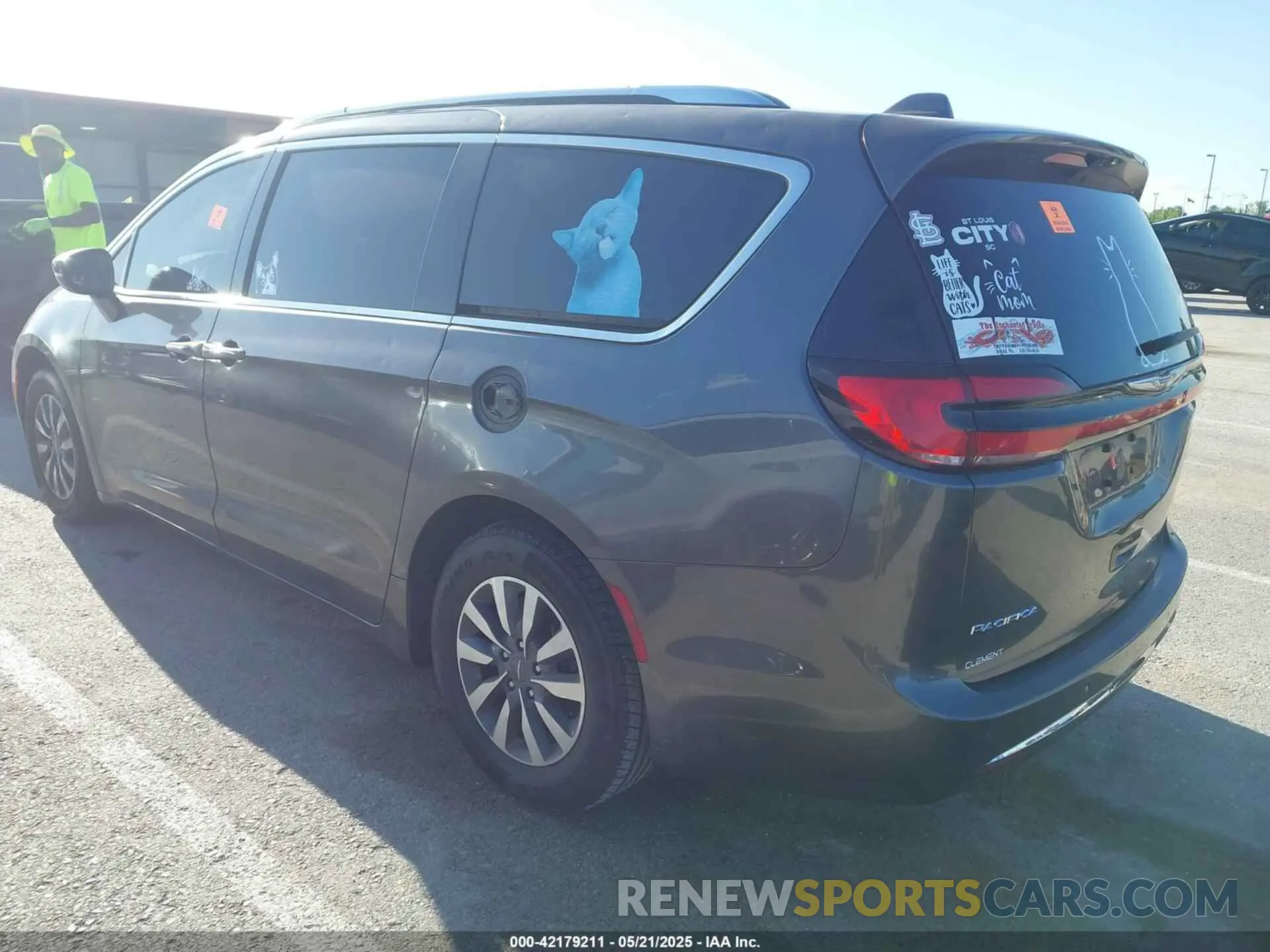 3 Photograph of a damaged car 2C4RC1BG7MR519024 CHRYSLER PACIFICA 2021