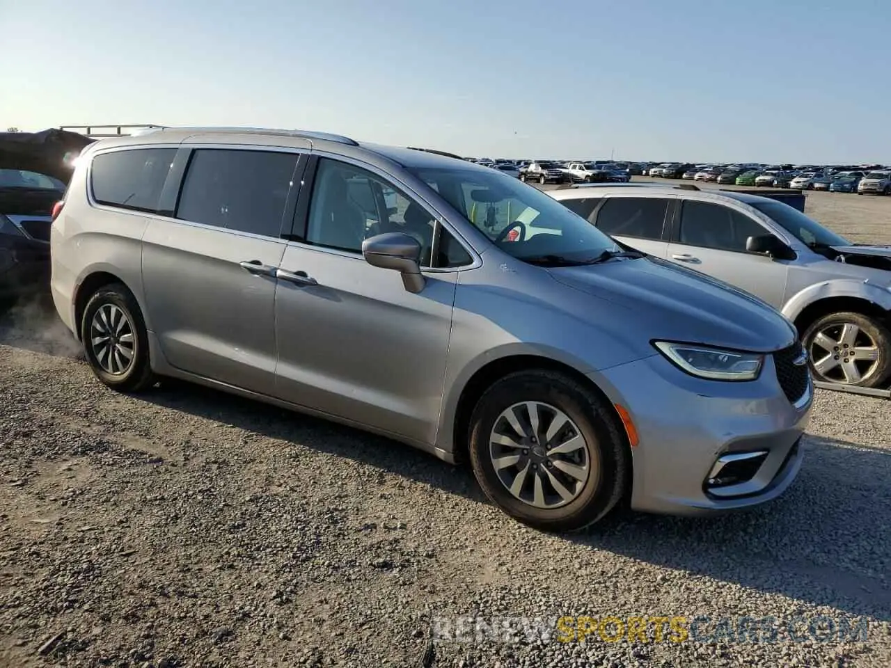 4 Photograph of a damaged car 2C4RC1BG7MR531481 CHRYSLER PACIFICA 2021