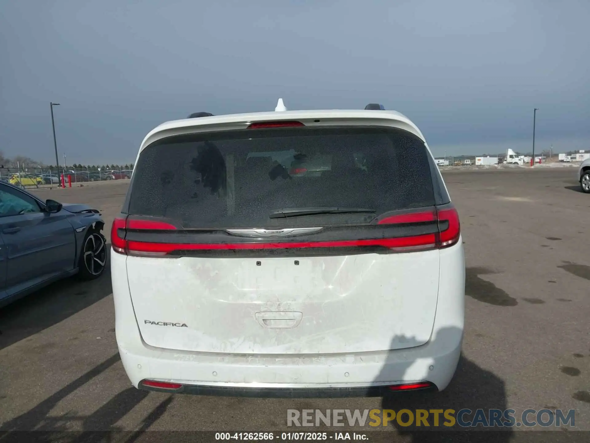 15 Photograph of a damaged car 2C4RC1BG7MR543484 CHRYSLER PACIFICA 2021
