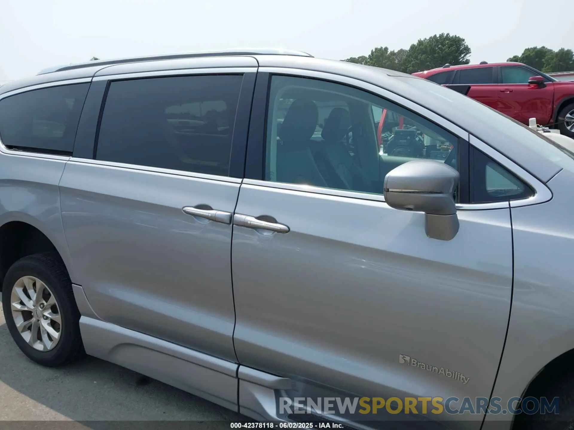 13 Photograph of a damaged car 2C4RC1BG7MR548331 CHRYSLER PACIFICA 2021
