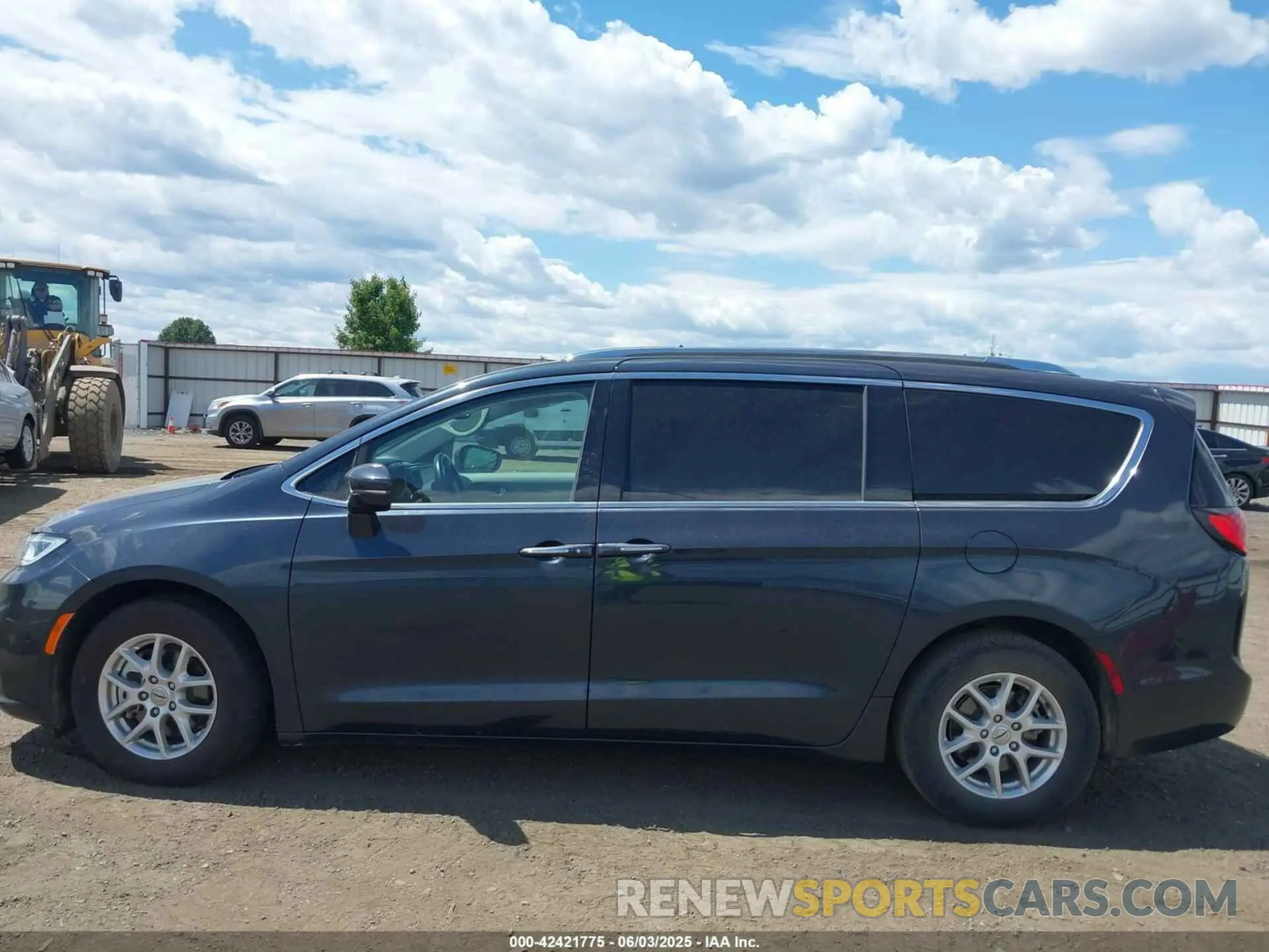 14 Photograph of a damaged car 2C4RC1BG7MR595956 CHRYSLER PACIFICA 2021