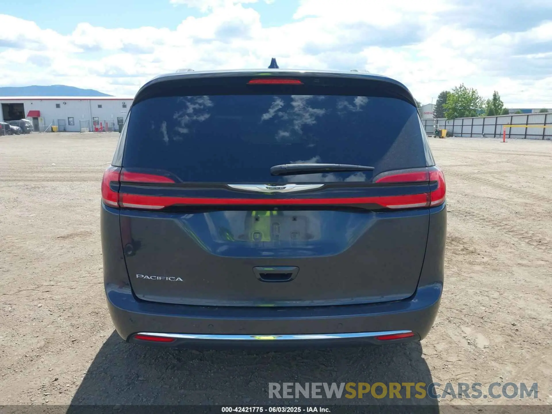 16 Photograph of a damaged car 2C4RC1BG7MR595956 CHRYSLER PACIFICA 2021