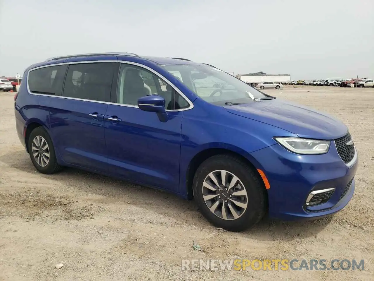4 Photograph of a damaged car 2C4RC1BG8MR531585 CHRYSLER PACIFICA 2021