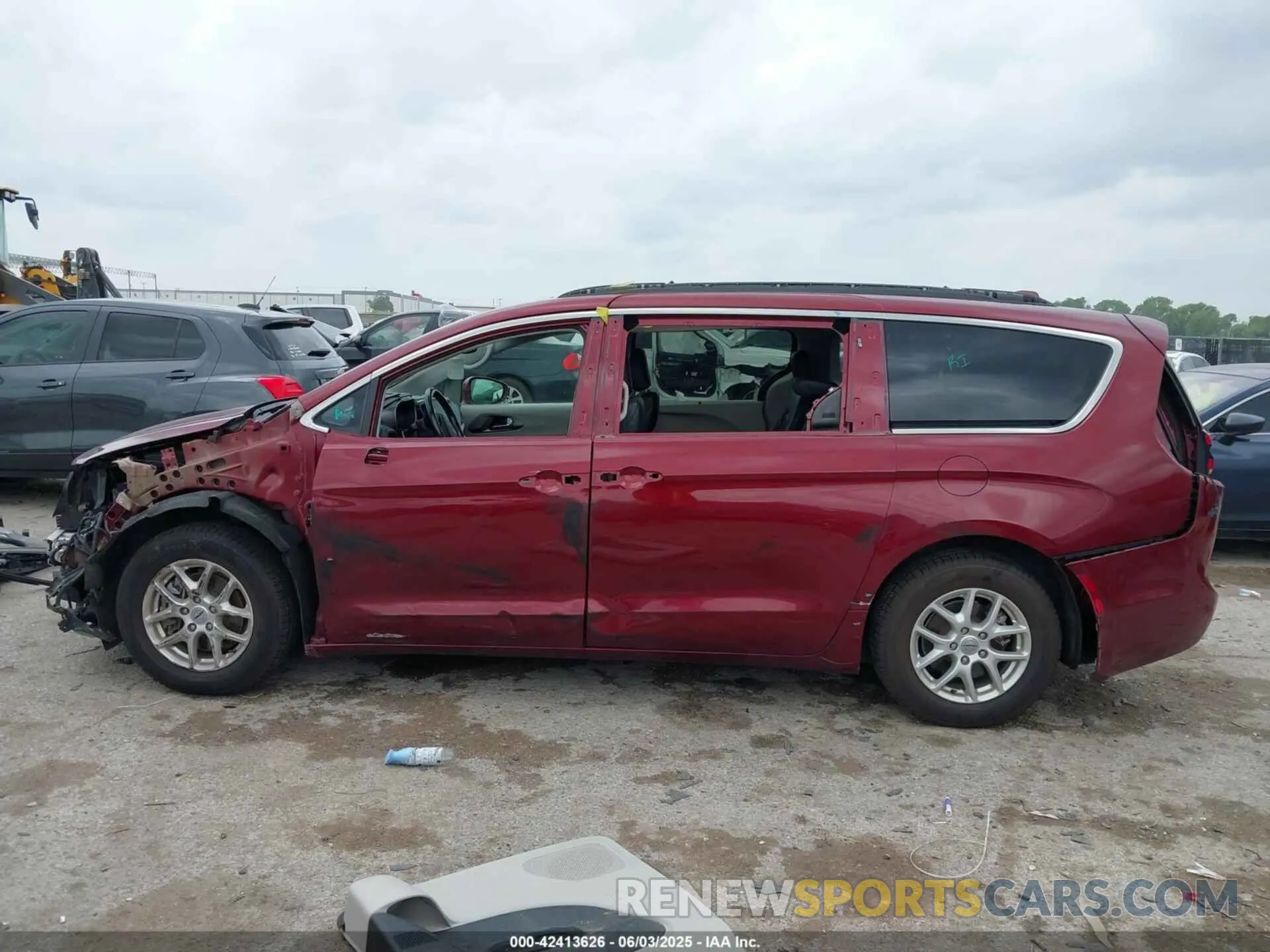 14 Photograph of a damaged car 2C4RC1BG8MR547060 CHRYSLER PACIFICA 2021