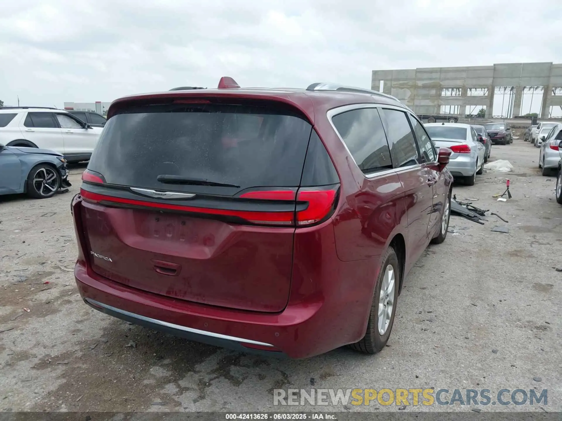 4 Photograph of a damaged car 2C4RC1BG8MR547060 CHRYSLER PACIFICA 2021