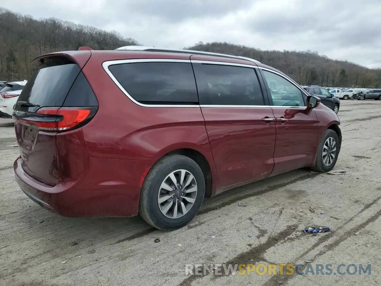 3 Photograph of a damaged car 2C4RC1BG9MR531241 CHRYSLER PACIFICA 2021