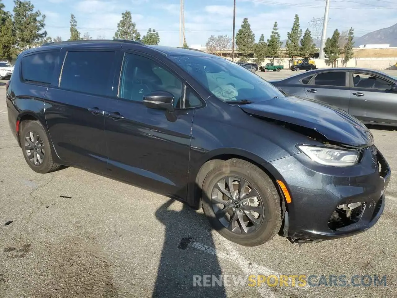 4 Photograph of a damaged car 2C4RC1BG9MR534916 CHRYSLER PACIFICA 2021