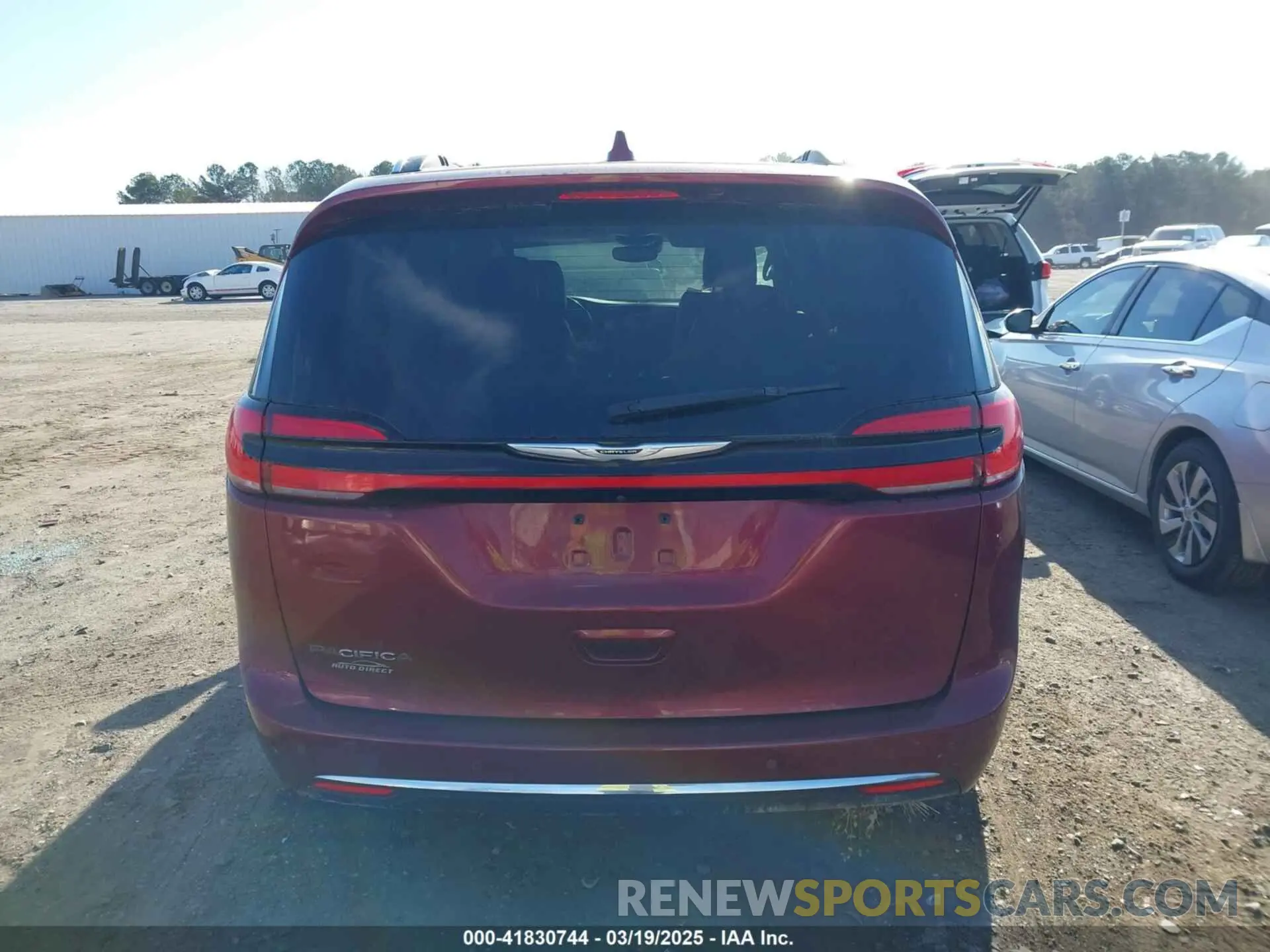 16 Photograph of a damaged car 2C4RC1BG9MR588605 CHRYSLER PACIFICA 2021