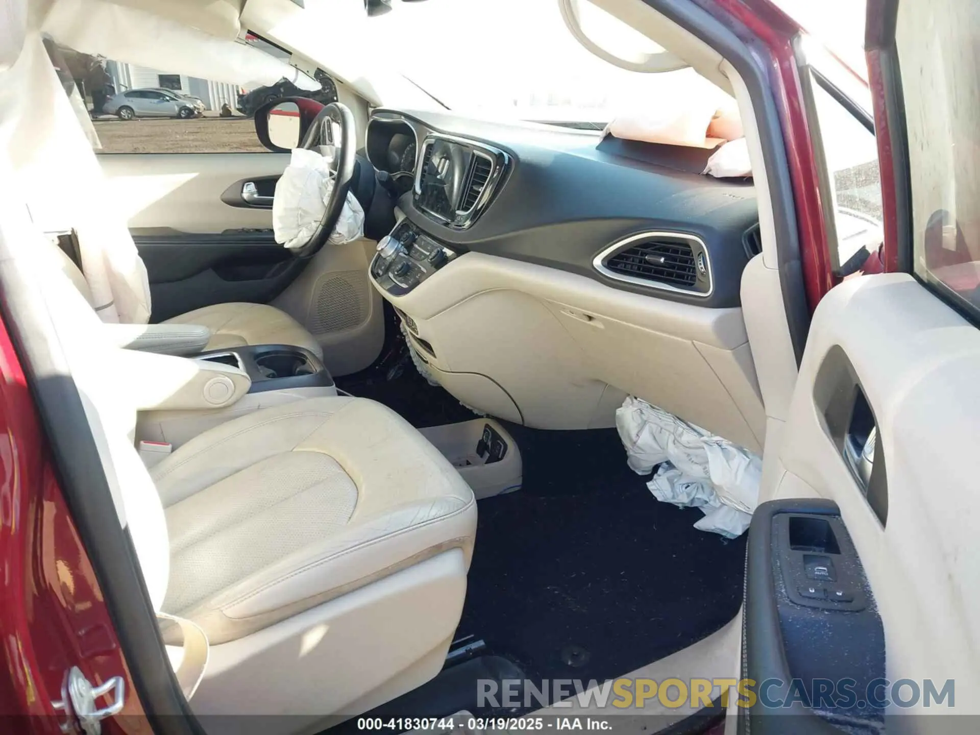 5 Photograph of a damaged car 2C4RC1BG9MR588605 CHRYSLER PACIFICA 2021