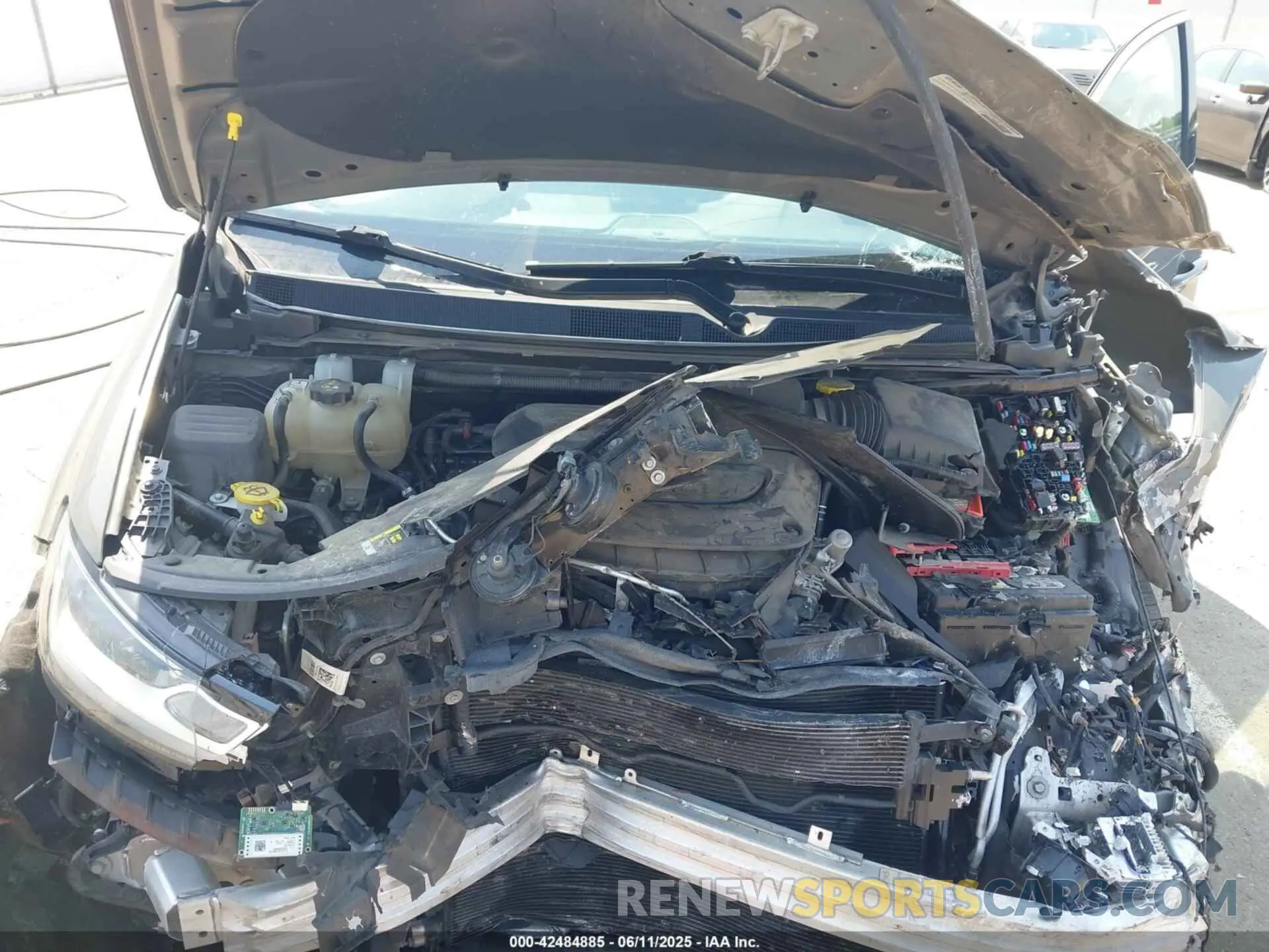 10 Photograph of a damaged car 2C4RC1BG9MR597496 CHRYSLER PACIFICA 2021