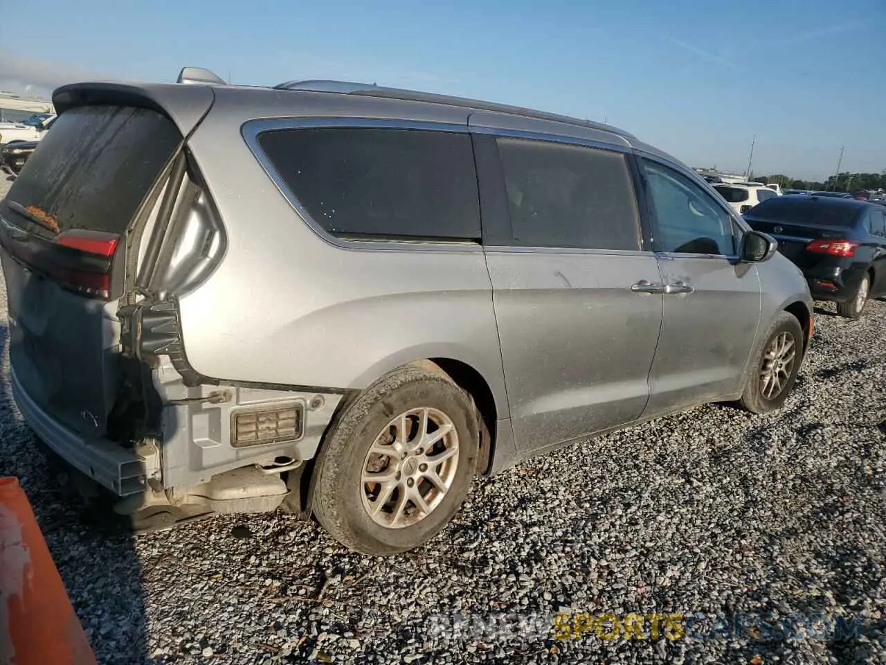 3 Photograph of a damaged car 2C4RC1BGXMR592176 CHRYSLER PACIFICA 2021