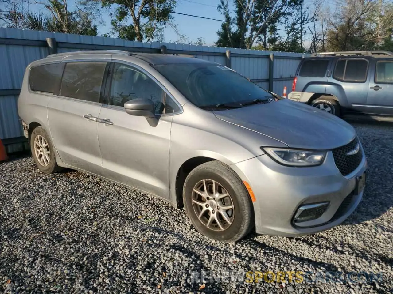 4 Photograph of a damaged car 2C4RC1BGXMR592176 CHRYSLER PACIFICA 2021