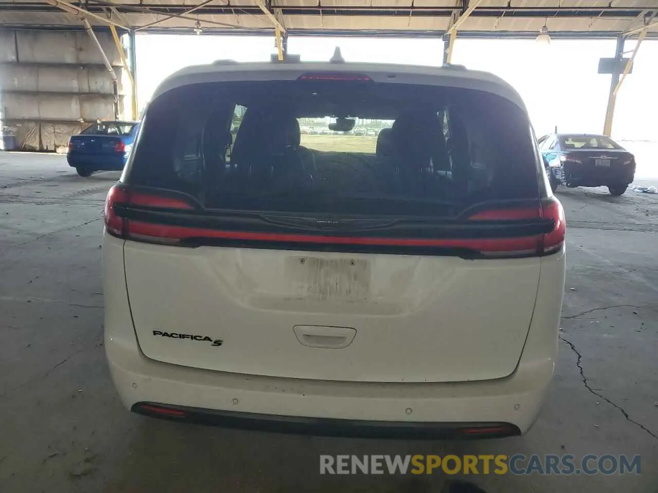 6 Photograph of a damaged car 2C4RC1FG0MR548231 CHRYSLER PACIFICA 2021