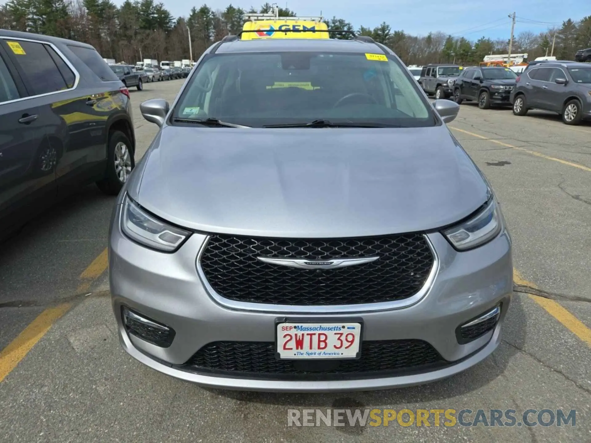 15 Photograph of a damaged car 2C4RC1FG2MR515084 CHRYSLER PACIFICA 2021