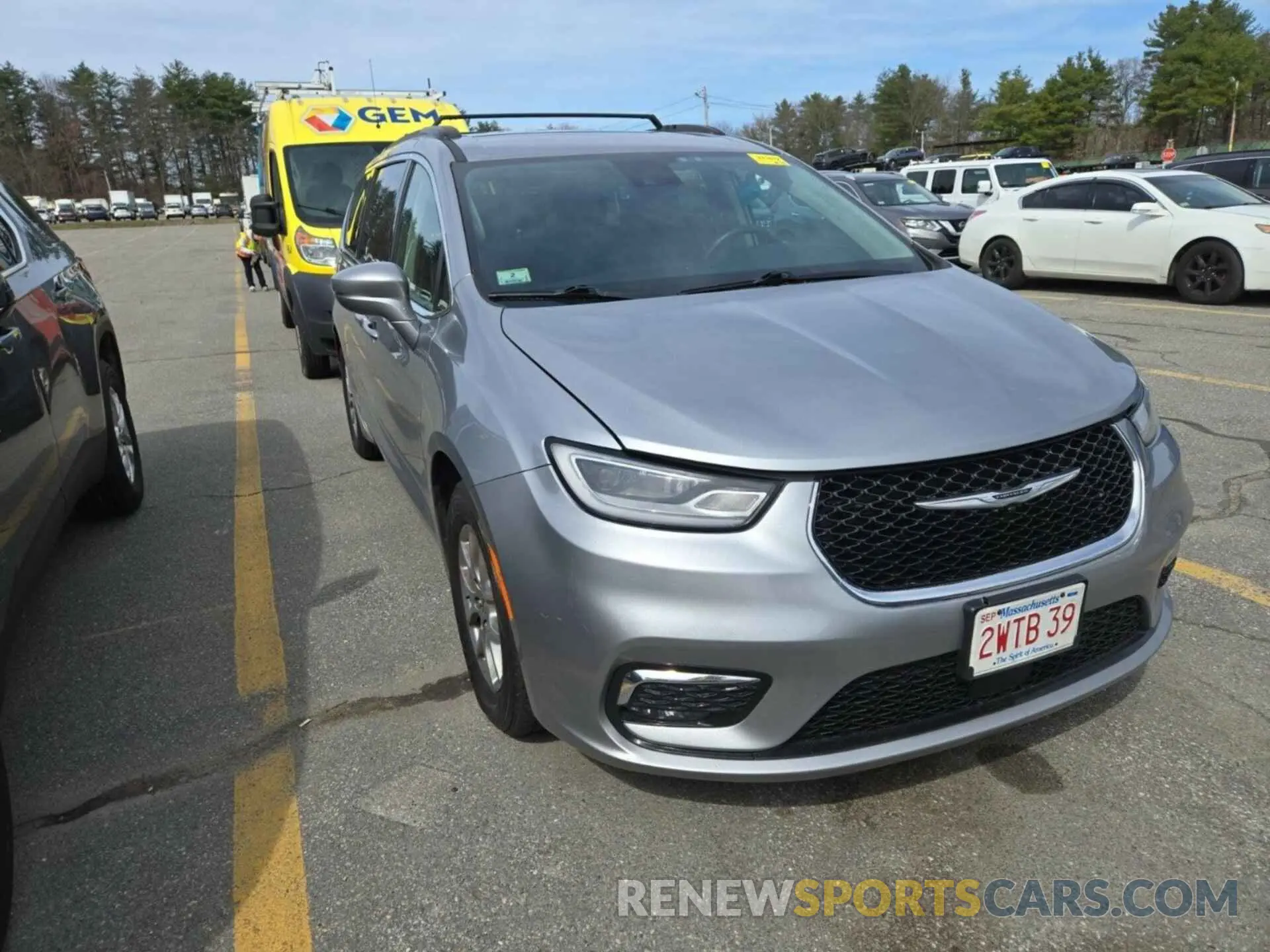 21 Photograph of a damaged car 2C4RC1FG2MR515084 CHRYSLER PACIFICA 2021