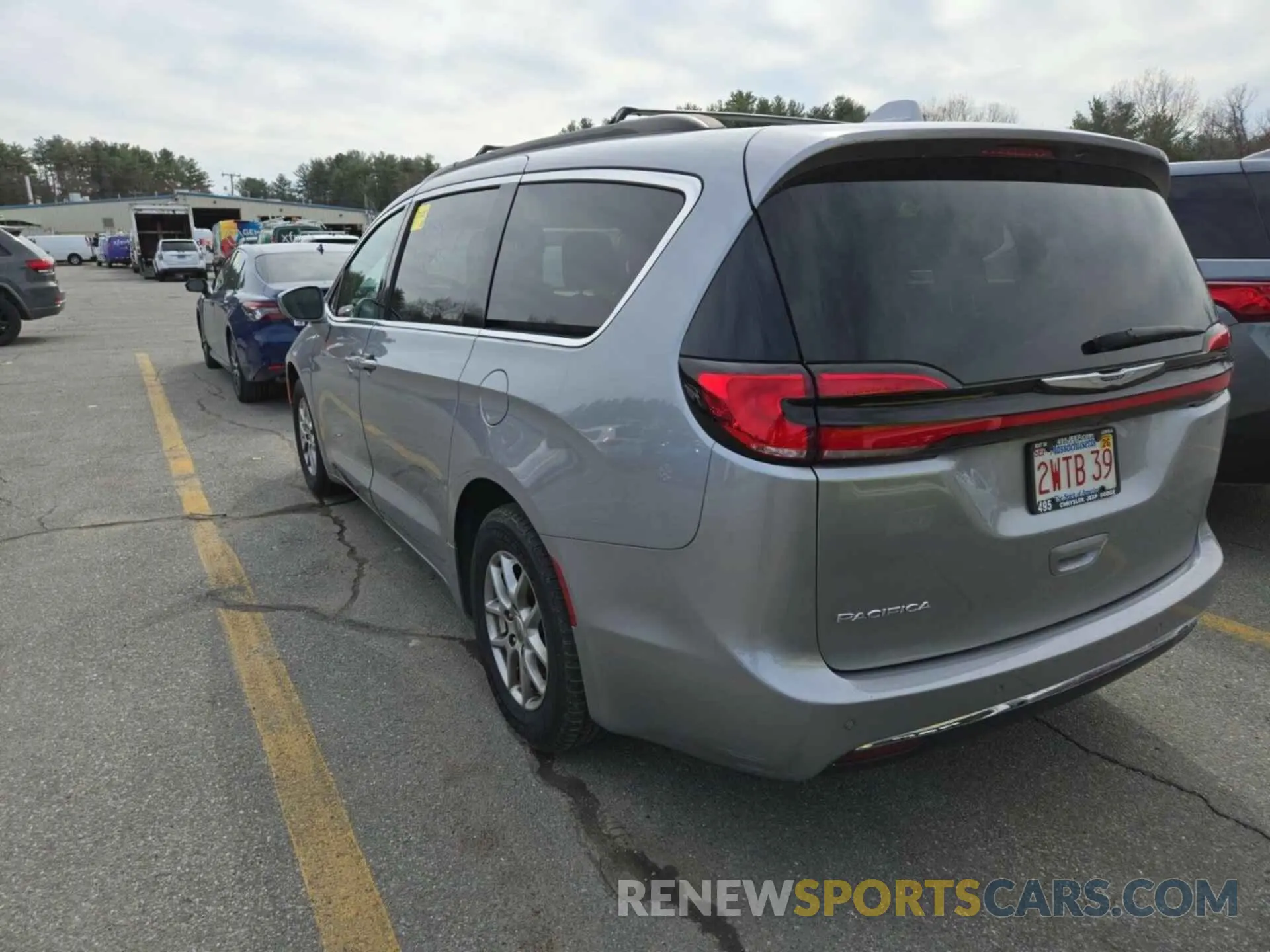 8 Photograph of a damaged car 2C4RC1FG2MR515084 CHRYSLER PACIFICA 2021