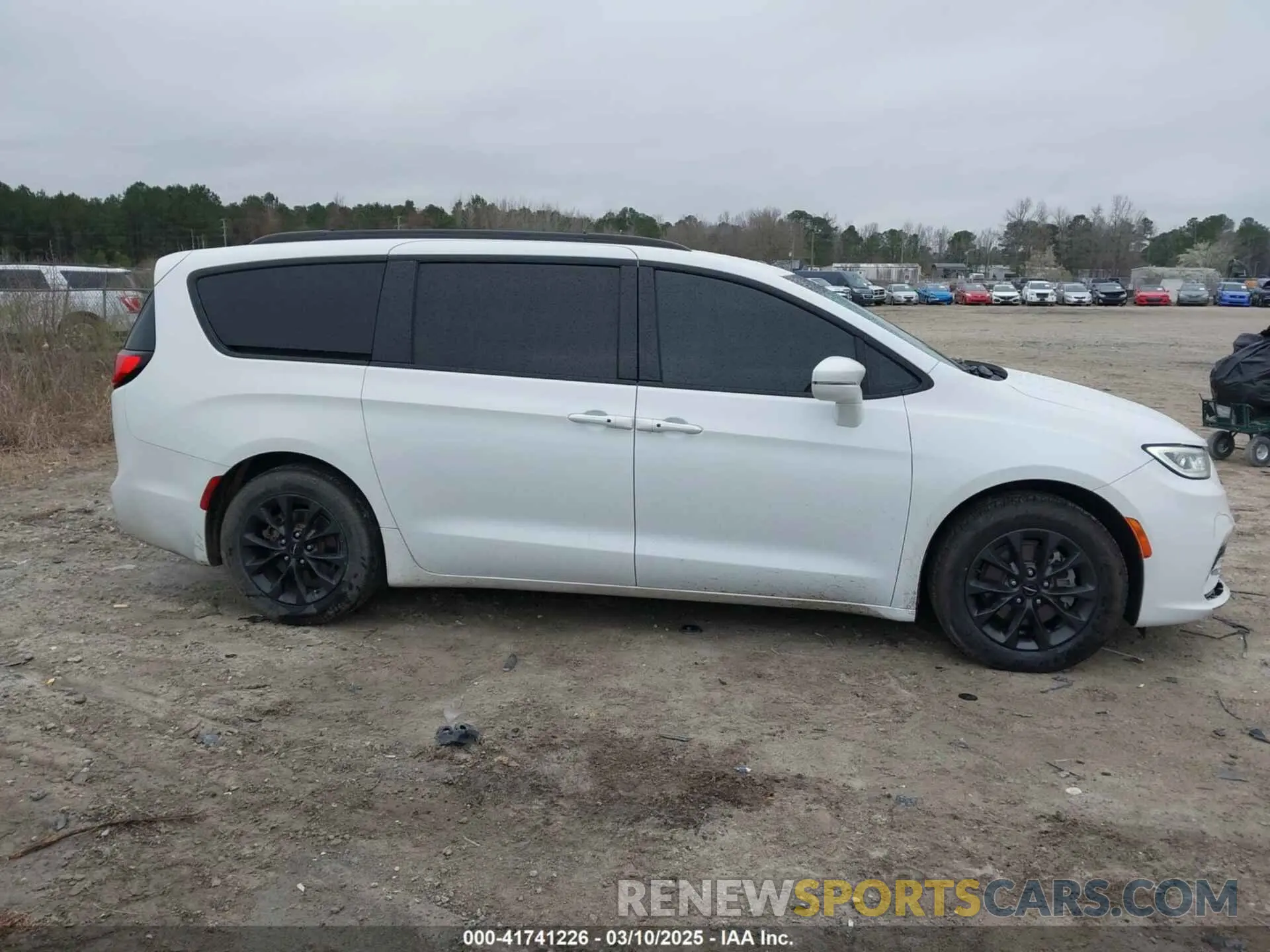 13 Photograph of a damaged car 2C4RC1FG3MR517118 CHRYSLER PACIFICA 2021