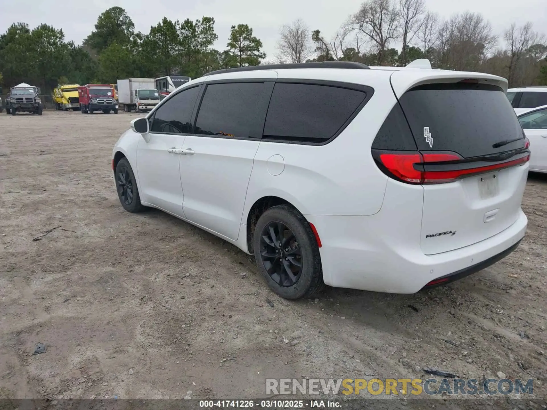3 Photograph of a damaged car 2C4RC1FG3MR517118 CHRYSLER PACIFICA 2021