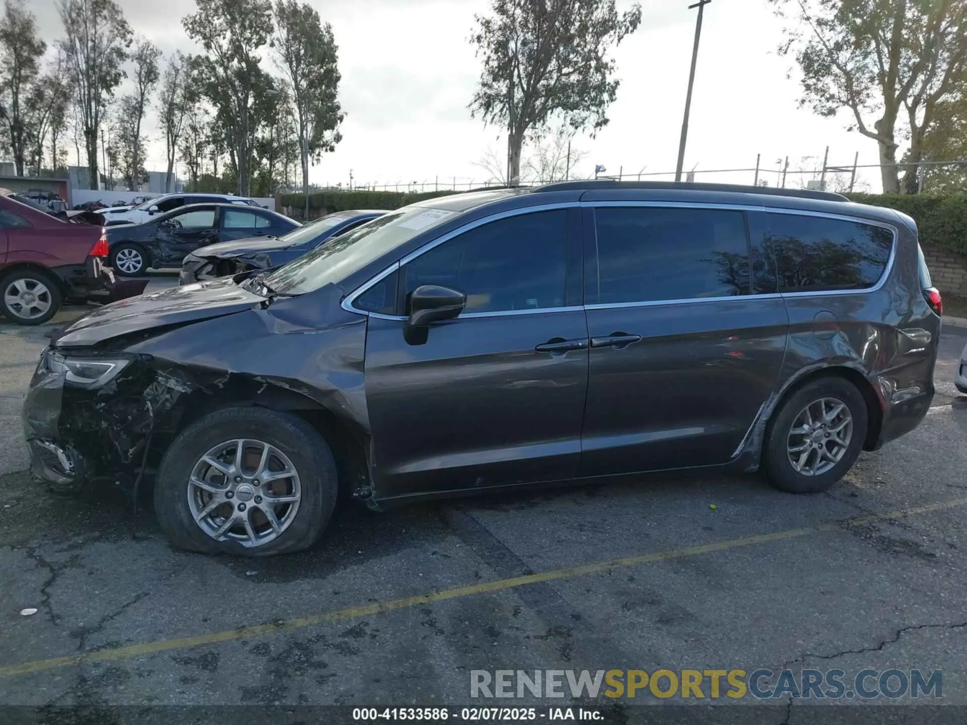 14 Photograph of a damaged car 2C4RC1FG5MR519453 CHRYSLER PACIFICA 2021
