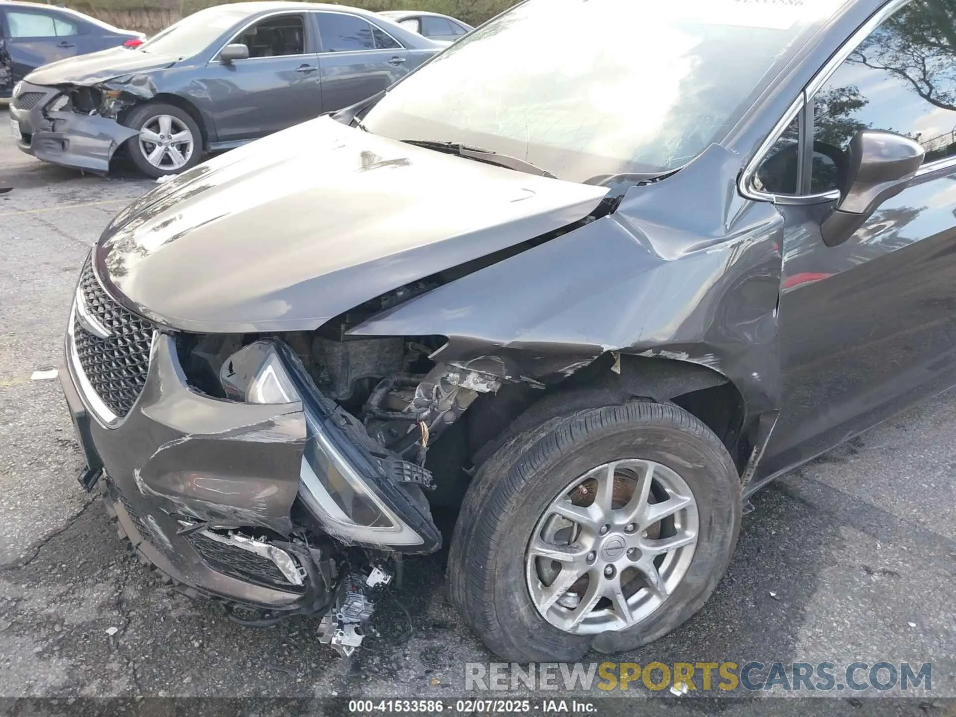 6 Photograph of a damaged car 2C4RC1FG5MR519453 CHRYSLER PACIFICA 2021