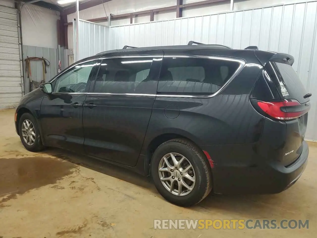2 Photograph of a damaged car 2C4RC1FG6MR515072 CHRYSLER PACIFICA 2021