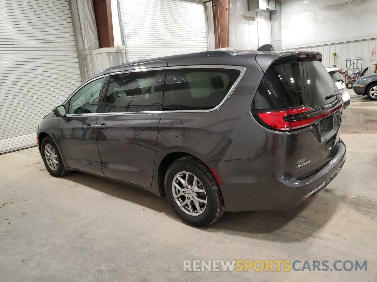 2 Photograph of a damaged car 2C4RC1FG6MR561713 CHRYSLER PACIFICA 2021