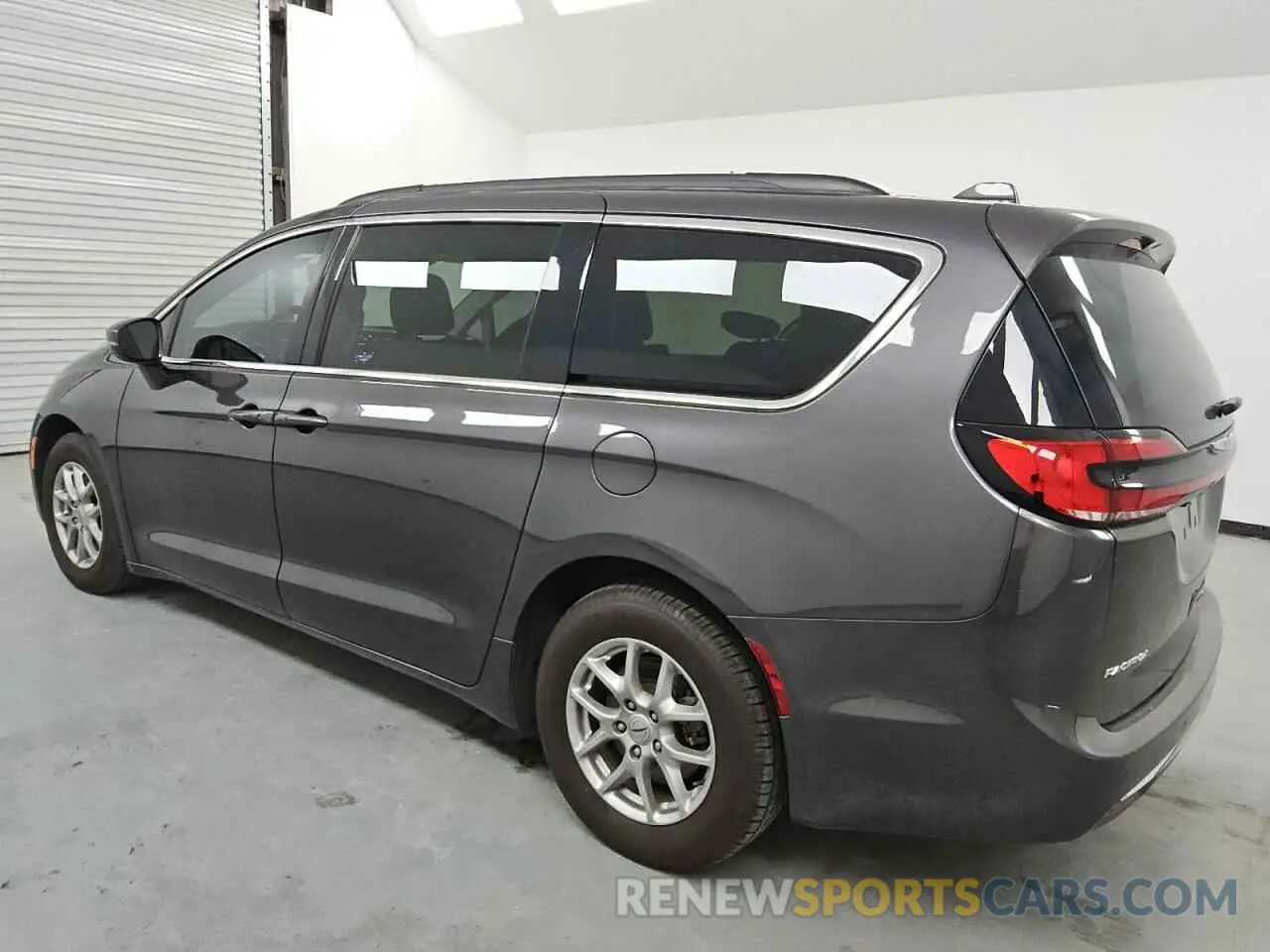 2 Photograph of a damaged car 2C4RC1FG6MR587566 CHRYSLER PACIFICA 2021