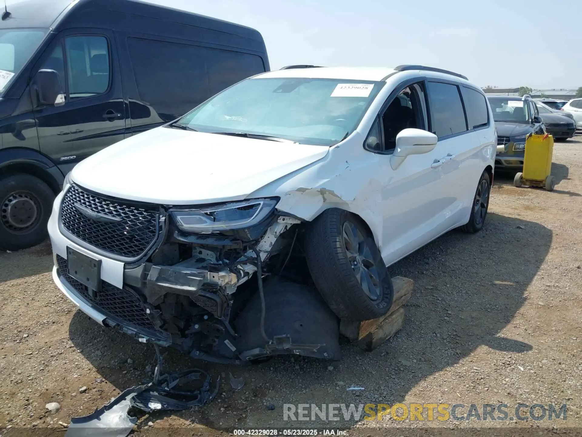 2 Photograph of a damaged car 2C4RC1FG7MR605587 CHRYSLER PACIFICA 2021