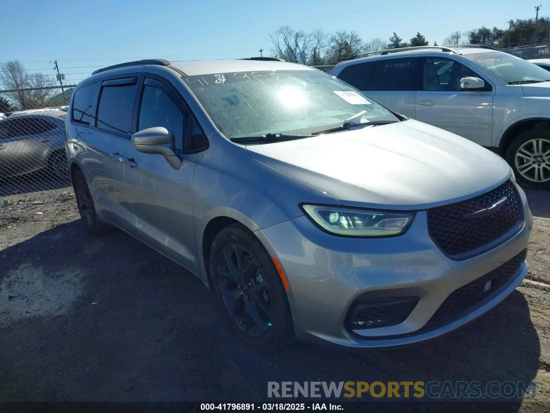 1 Photograph of a damaged car 2C4RC1FG8MR565455 CHRYSLER PACIFICA 2021