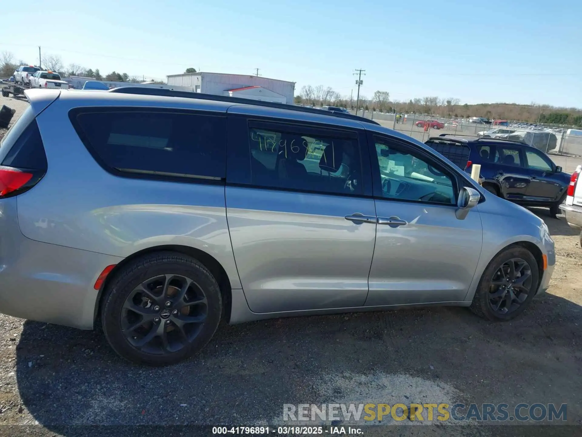 13 Photograph of a damaged car 2C4RC1FG8MR565455 CHRYSLER PACIFICA 2021