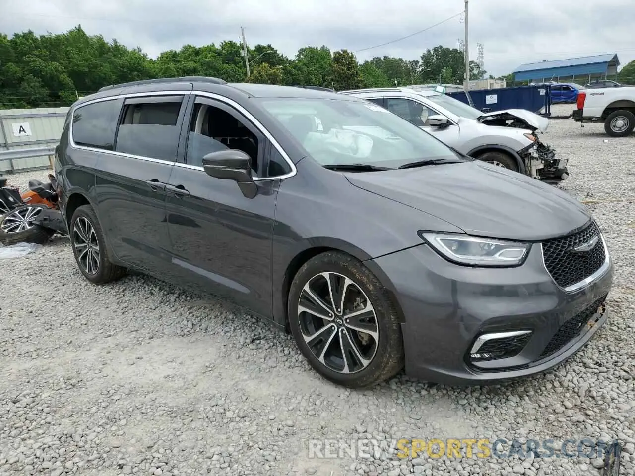 4 Photograph of a damaged car 2C4RC1FGXMR550164 CHRYSLER PACIFICA 2021