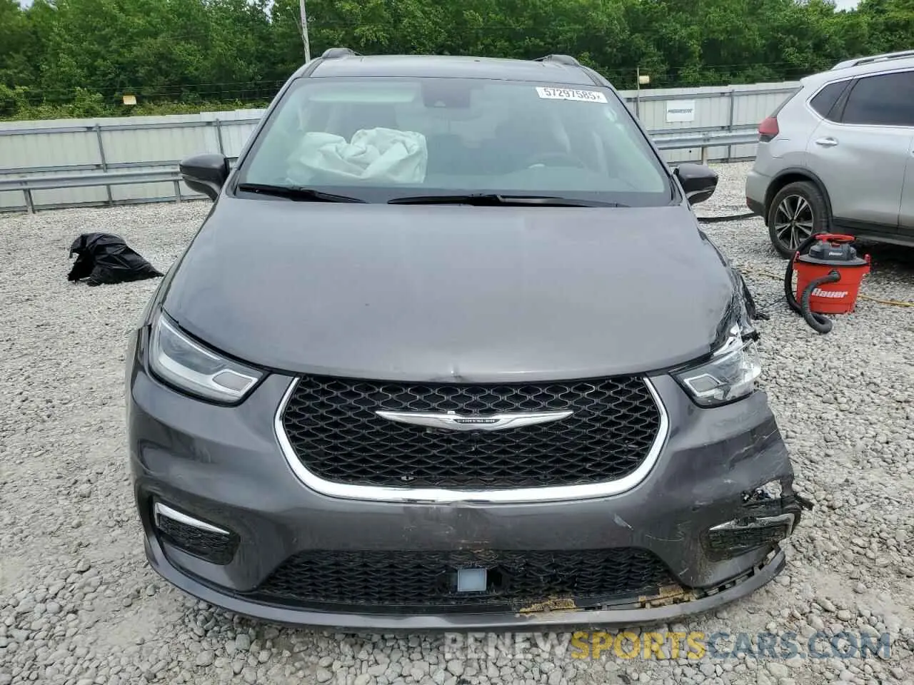 5 Photograph of a damaged car 2C4RC1FGXMR550164 CHRYSLER PACIFICA 2021