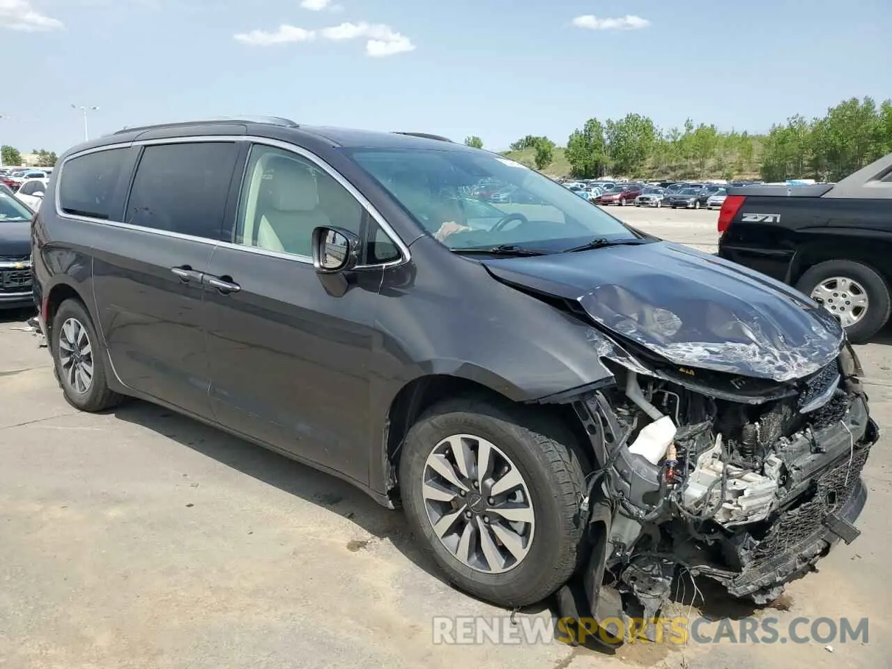4 Photograph of a damaged car 2C4RC1L70MR599183 CHRYSLER PACIFICA 2021