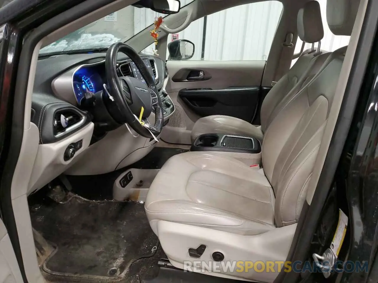 7 Photograph of a damaged car 2C4RC1L72MR577010 CHRYSLER PACIFICA 2021