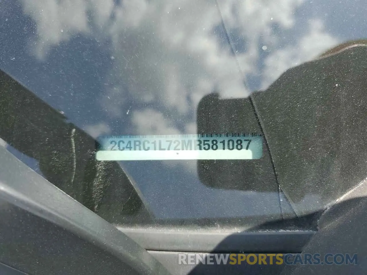 12 Photograph of a damaged car 2C4RC1L72MR581087 CHRYSLER PACIFICA 2021