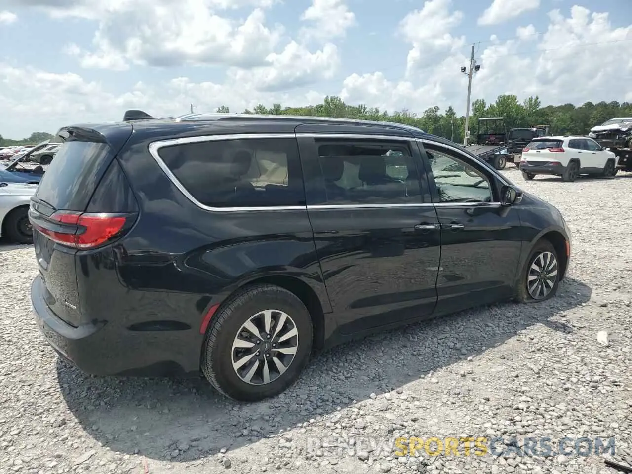 3 Photograph of a damaged car 2C4RC1L72MR581087 CHRYSLER PACIFICA 2021
