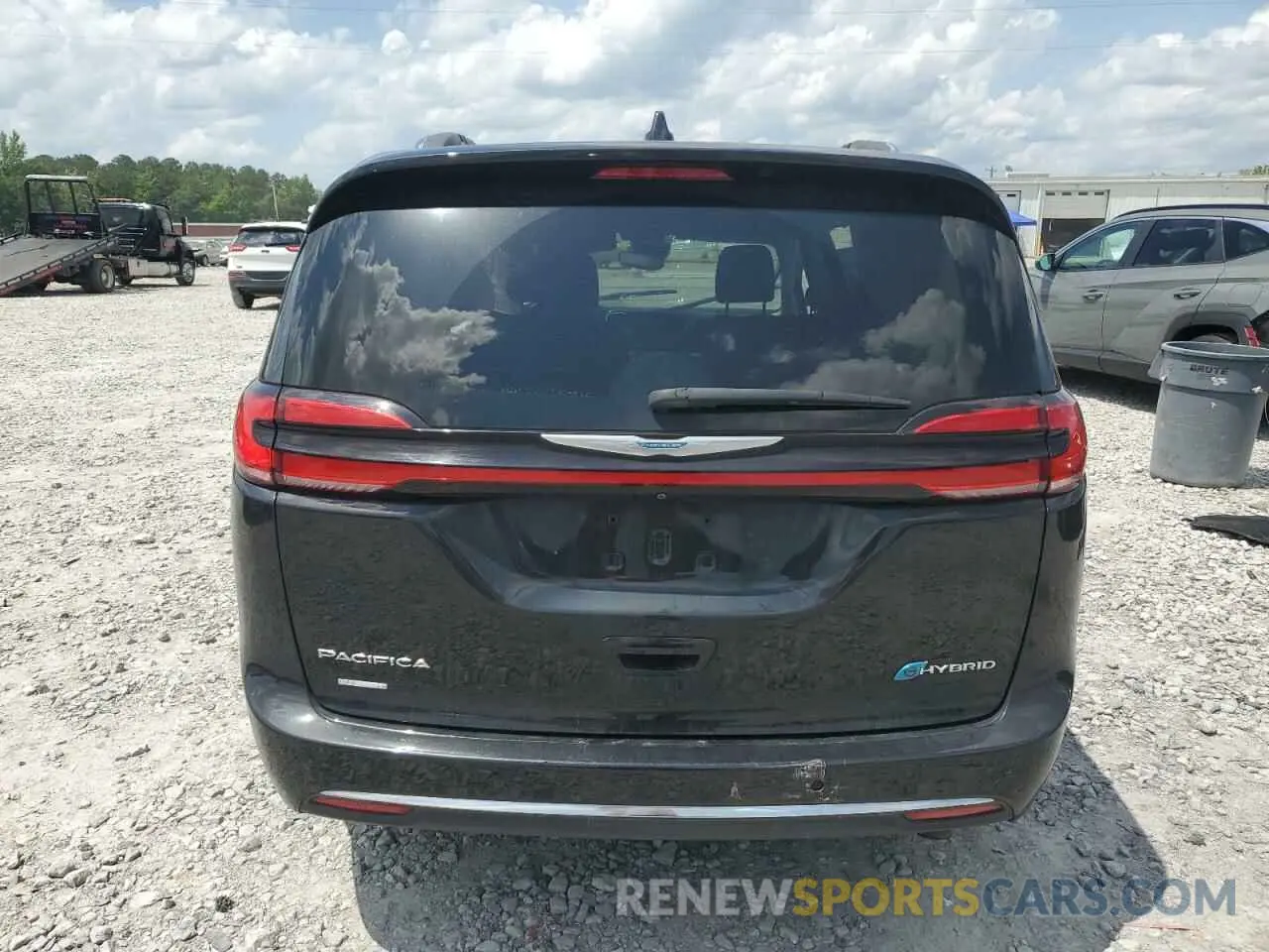 6 Photograph of a damaged car 2C4RC1L72MR581087 CHRYSLER PACIFICA 2021