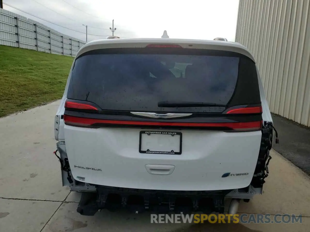6 Photograph of a damaged car 2C4RC1L75MR586154 CHRYSLER PACIFICA 2021