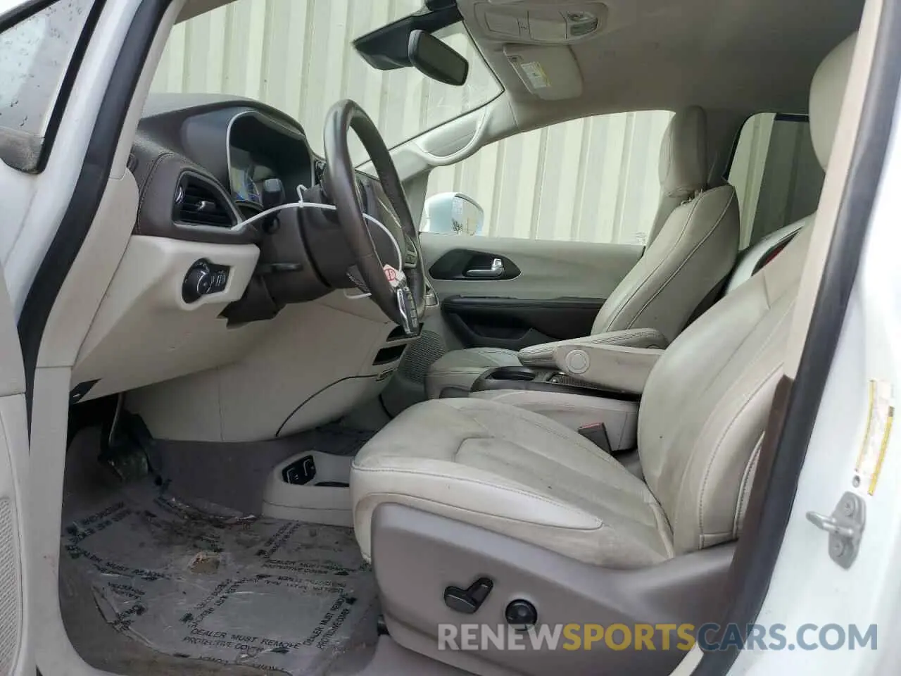 7 Photograph of a damaged car 2C4RC1L75MR586154 CHRYSLER PACIFICA 2021