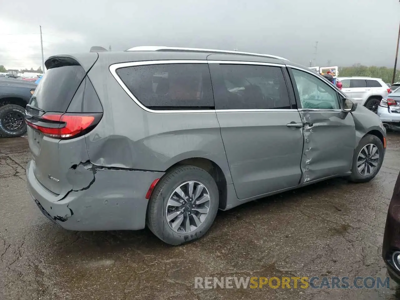 3 Photograph of a damaged car 2C4RC1L76MR596689 CHRYSLER PACIFICA 2021