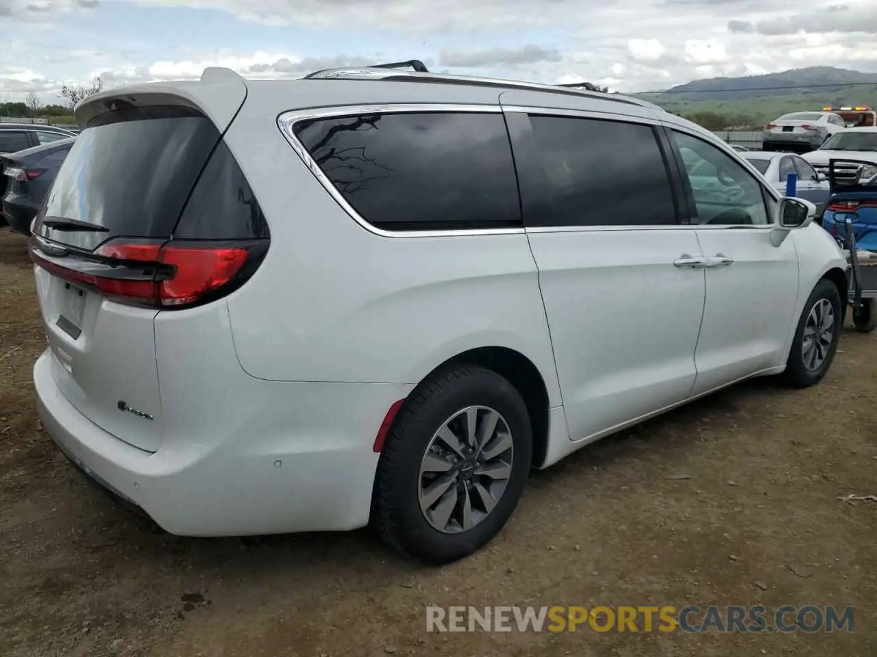 3 Photograph of a damaged car 2C4RC1L7XMR585887 CHRYSLER PACIFICA 2021